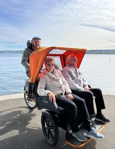Riksch-Ausflug am See